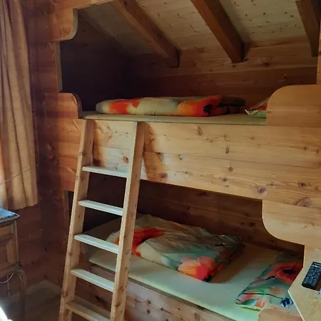 Baumhaus Wolfshoehle * Fischach