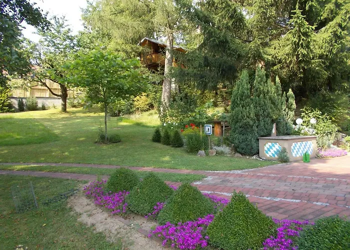 Baumhaus Wolfshoehle * Fischach